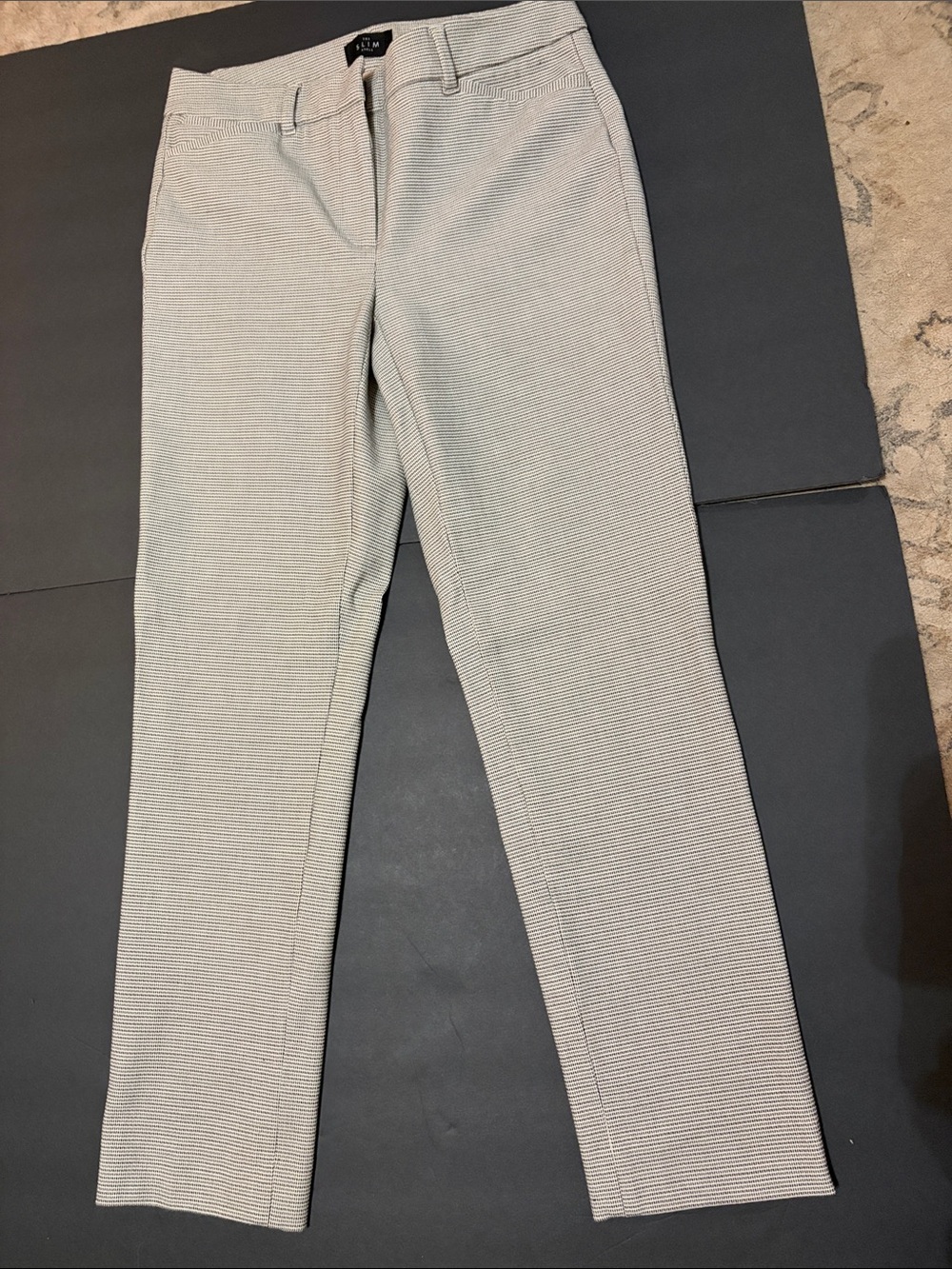 White House Black Market Slim Ankle Pants in Light beige/tan textured print